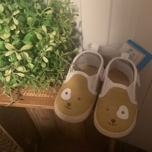 Stepping Stones Puppy Canvas Sneakers…Size 9-12 months…NWT
